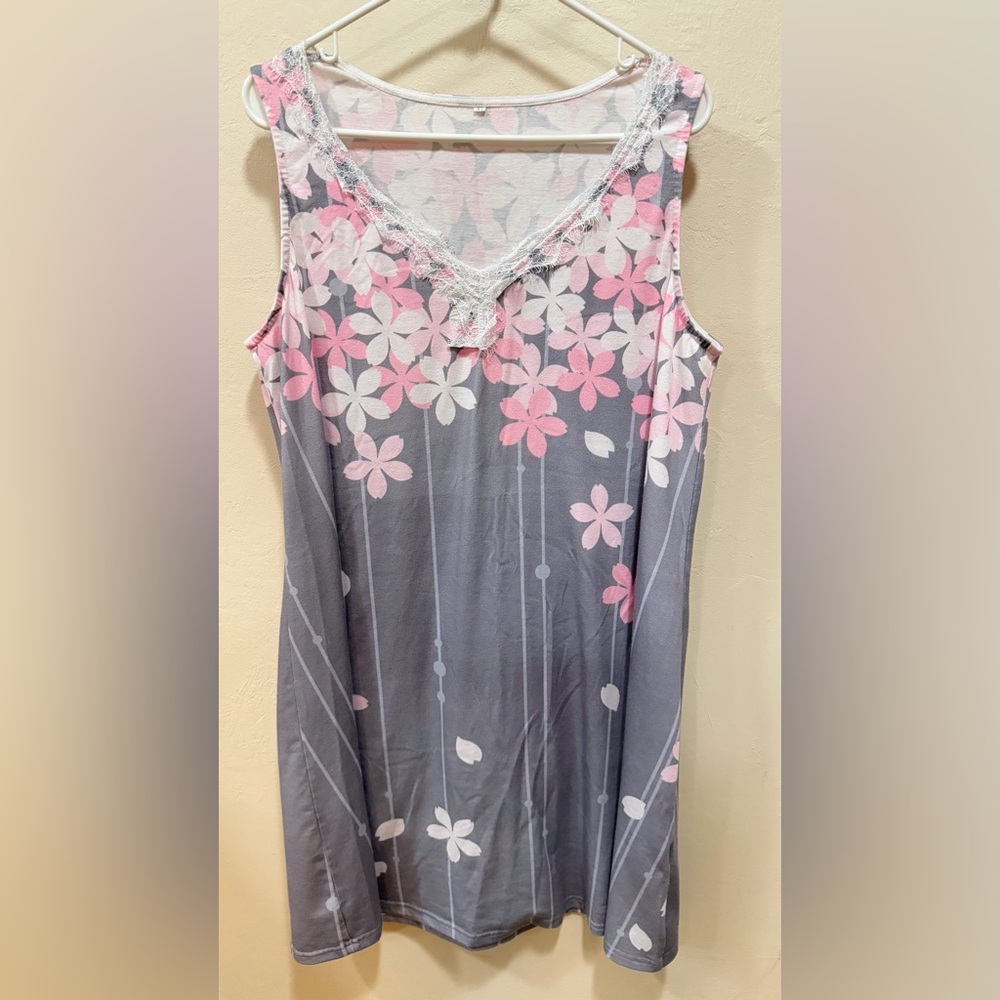 Women’s XL Grey Pink White Floral Nightgown